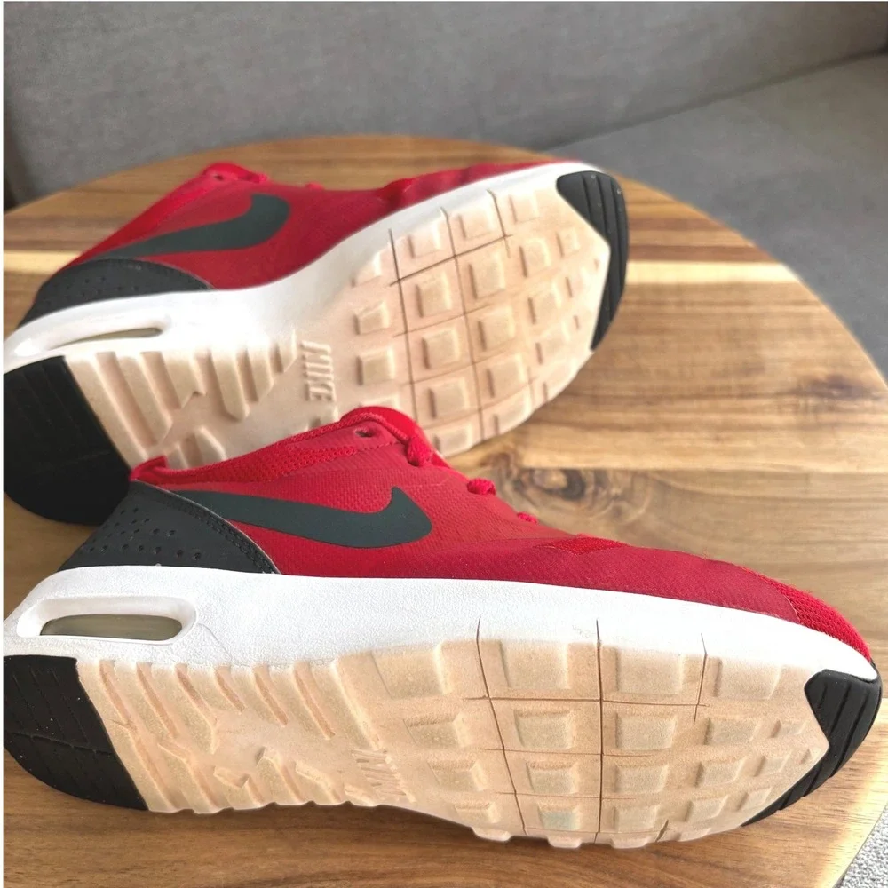 Nike Air Max Tavas Kids Red Black Sneakers 844104-600
